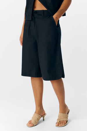 Aura Bermuda Shorts - Zwart