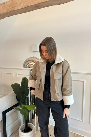 Faux lederen shearling jas - beige
