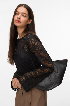 Kanya O-Neck Short Top - Black