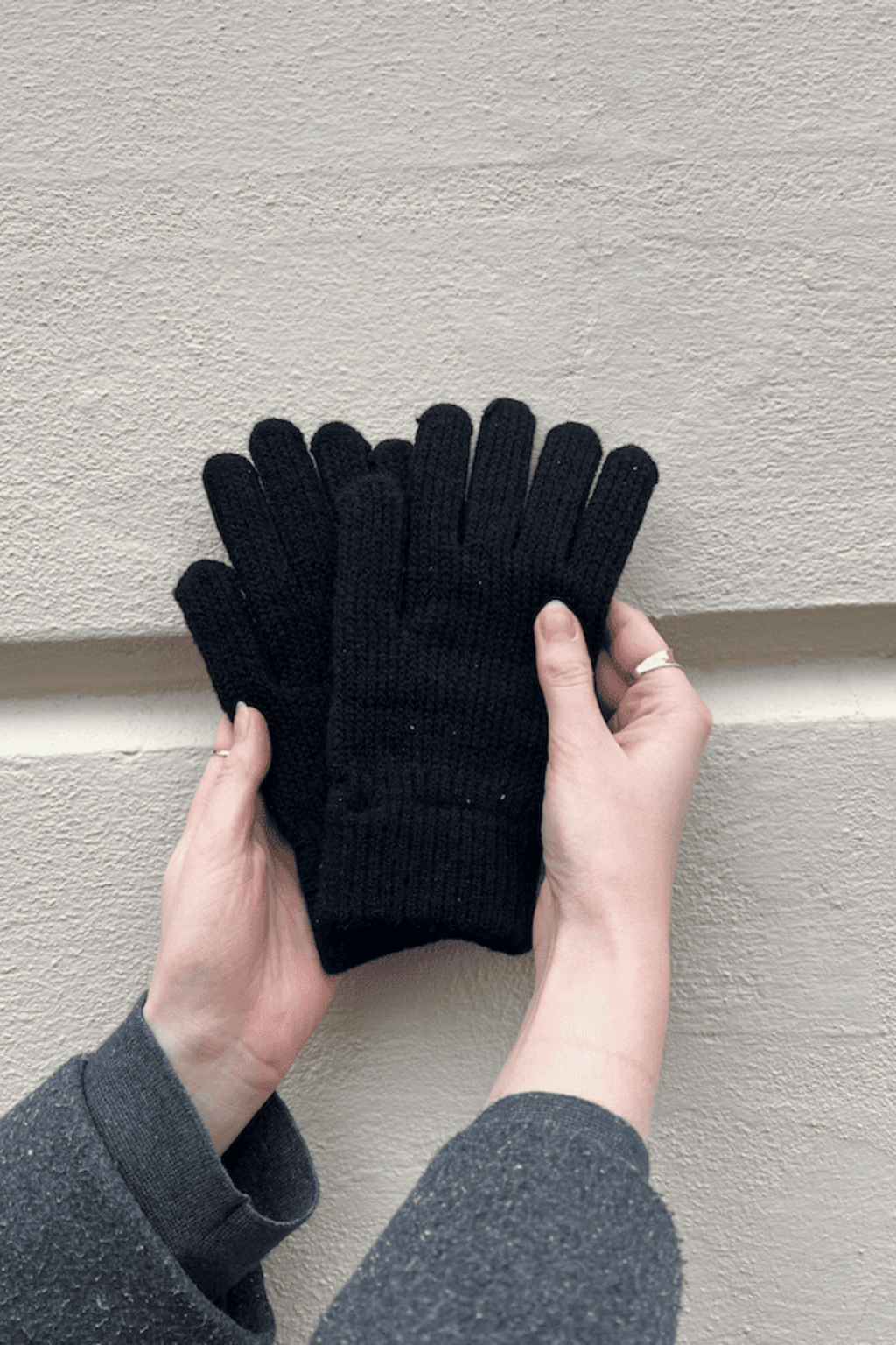 Knitted Gloves - Black