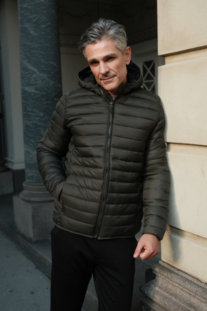 Lichte Pufferjas met capuchon - Olijf