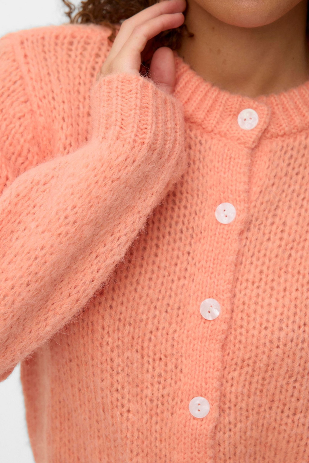 Wilo O -Neck Cardigan - Cantaloupe