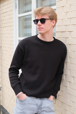 Crewneck Knit Sweater - zwart