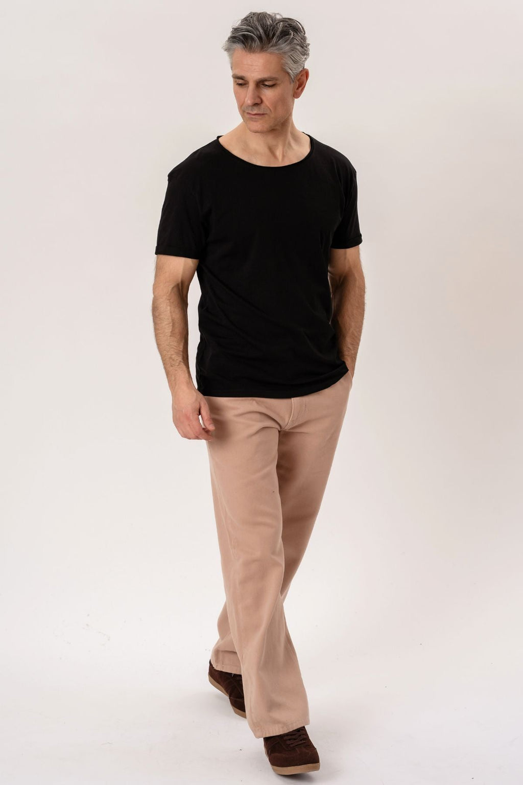 Deep Neck T-shirt - Black