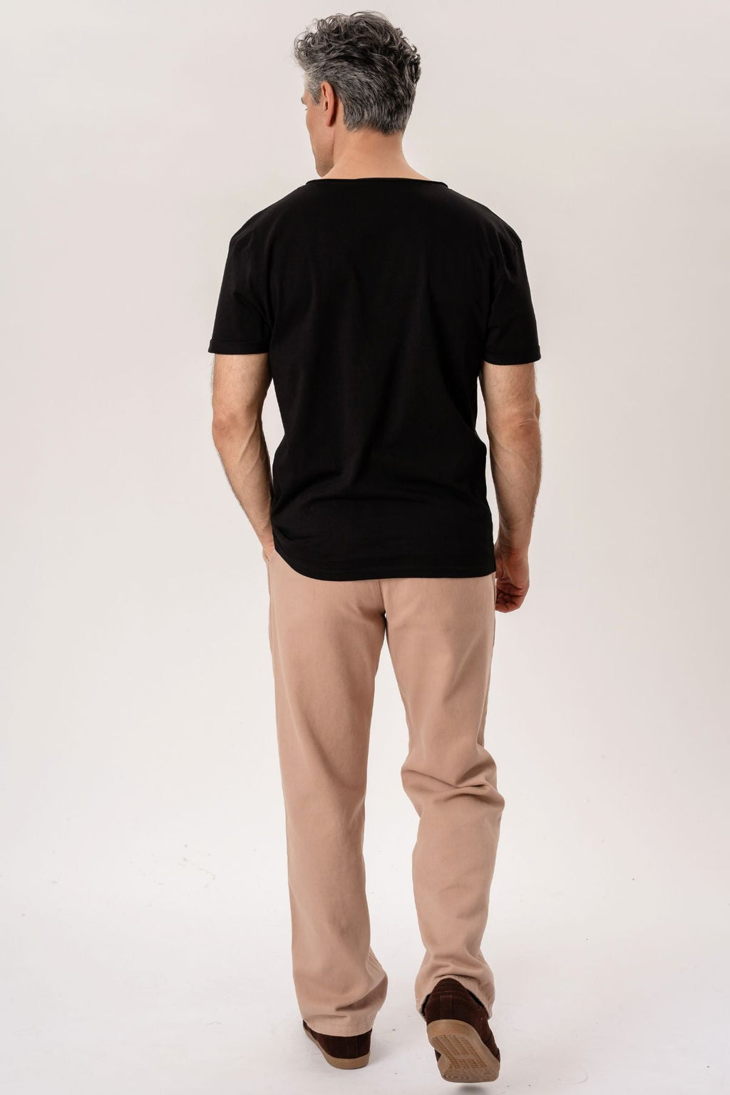 Deep Neck T-shirt - Black