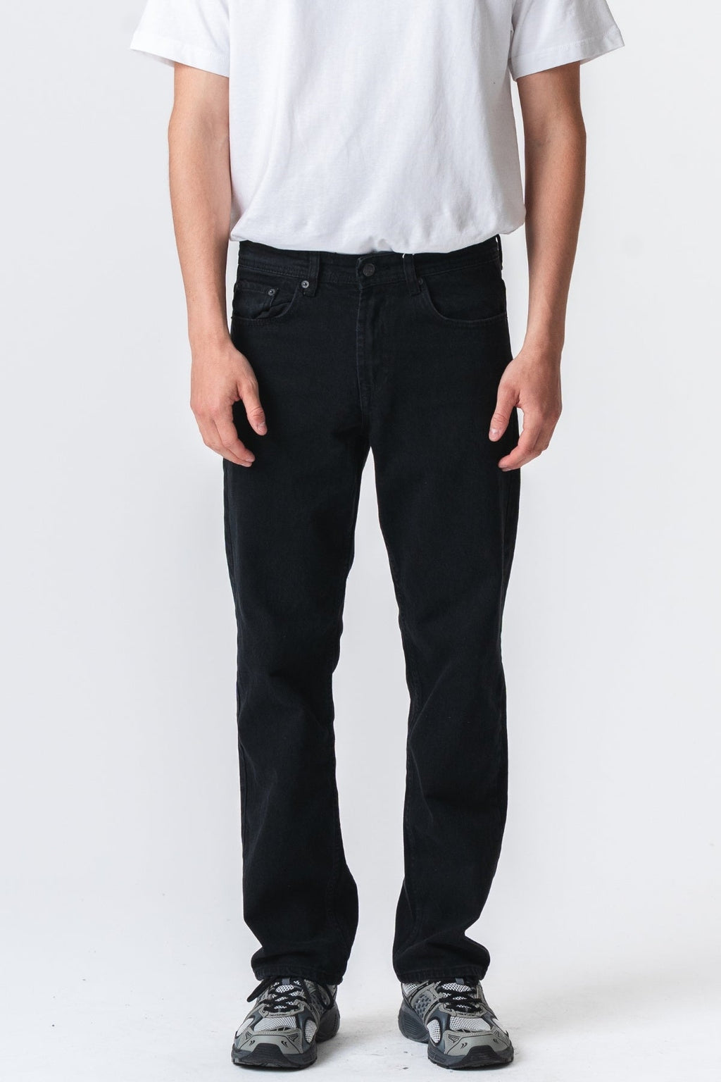 Relaxed Fit Jeans - Solid Black