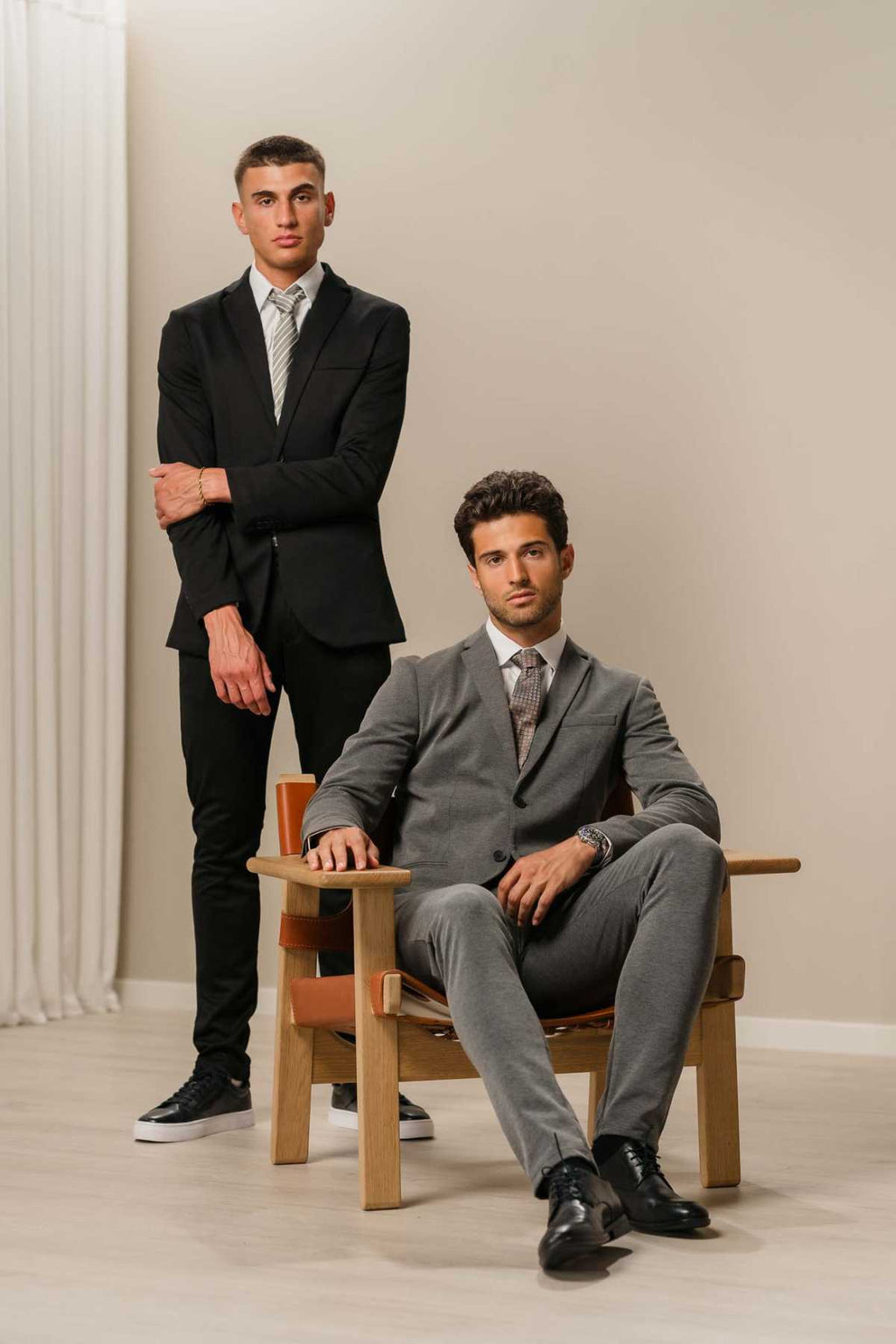 Performance Suit™️ (Donkergrijs) + Performance Overhemd - Pakketdeal