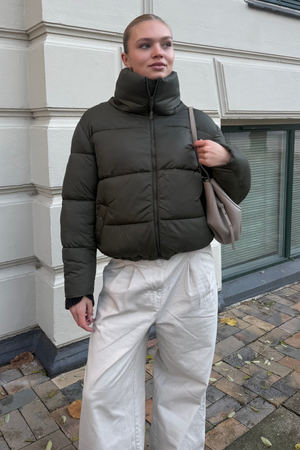 Korte pufferjack - Olive
