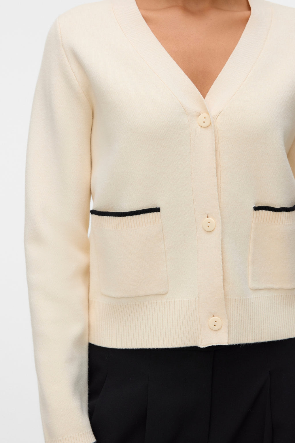 Goudkleurig contrasterend vest met V-hals - Birch W. Zwart