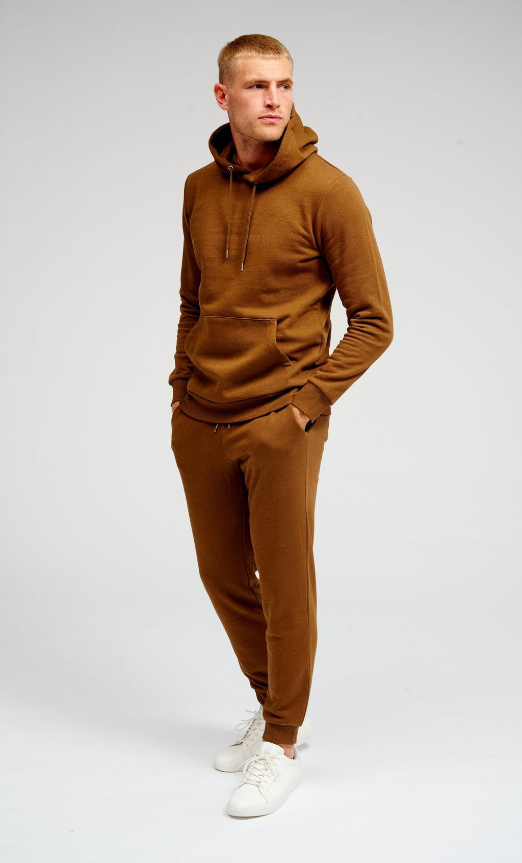 Basic Sweatsuit met hoodie (bruin) - pakketdeal