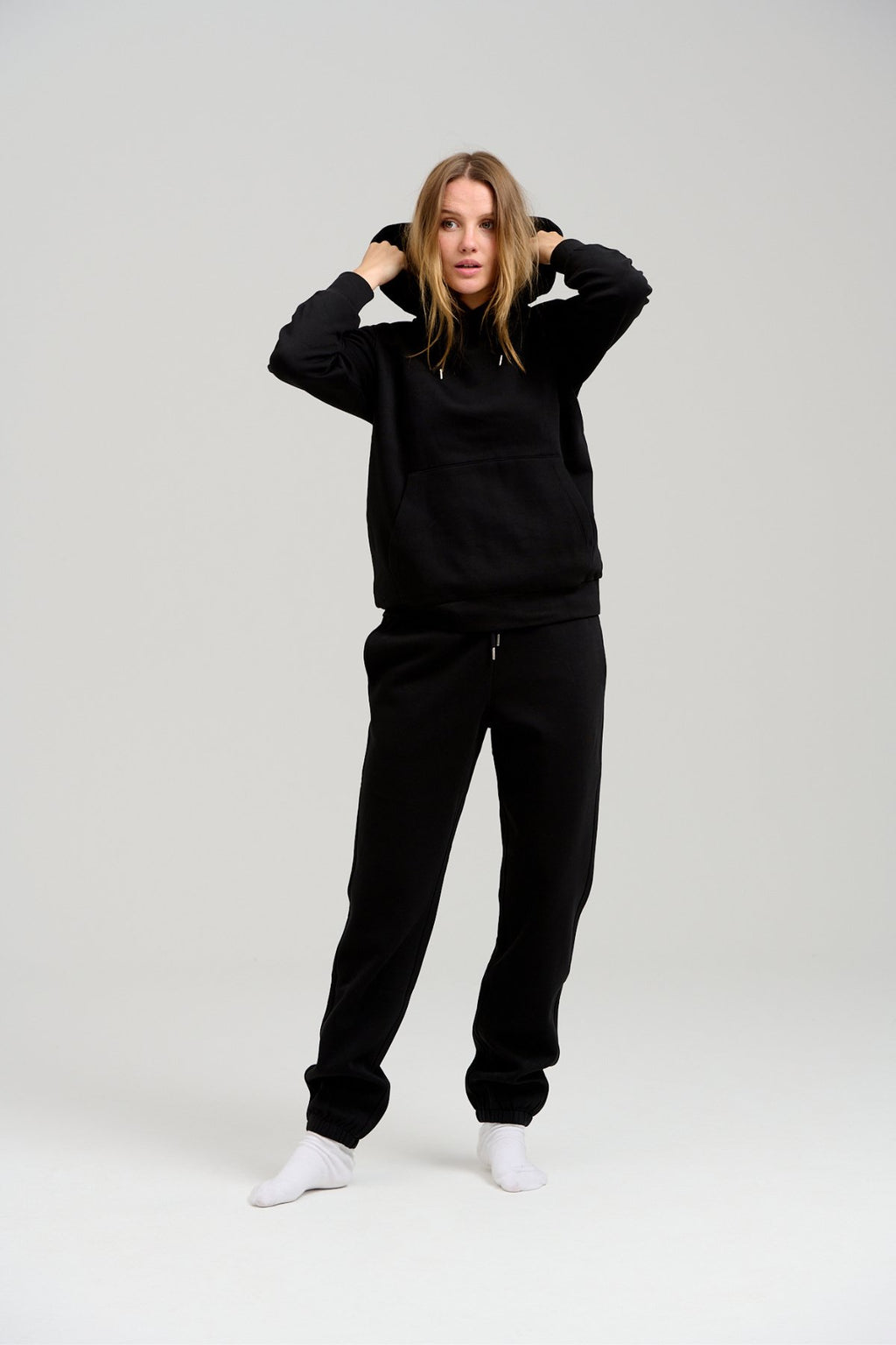Basic Sweatsuit met hoodie (zwart) - pakketdeal (vrouwen)