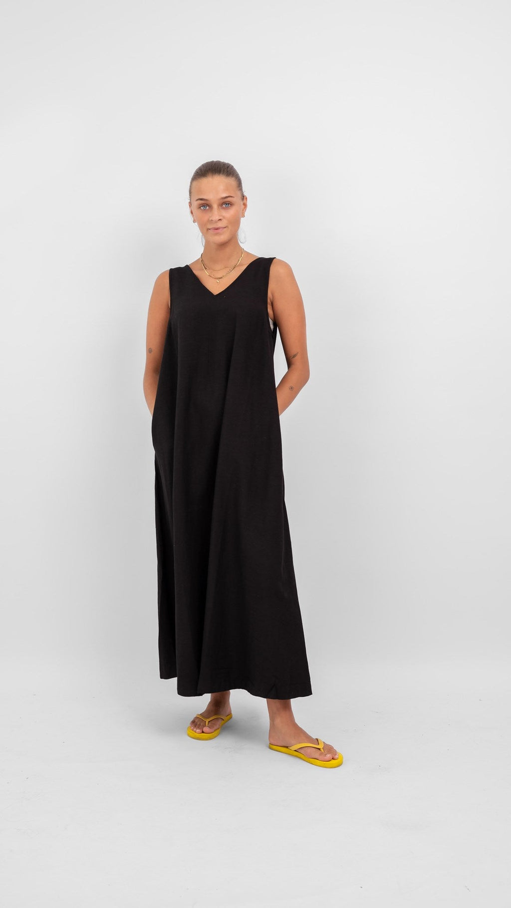 Prisilla v -neck midi -jurk - zwart